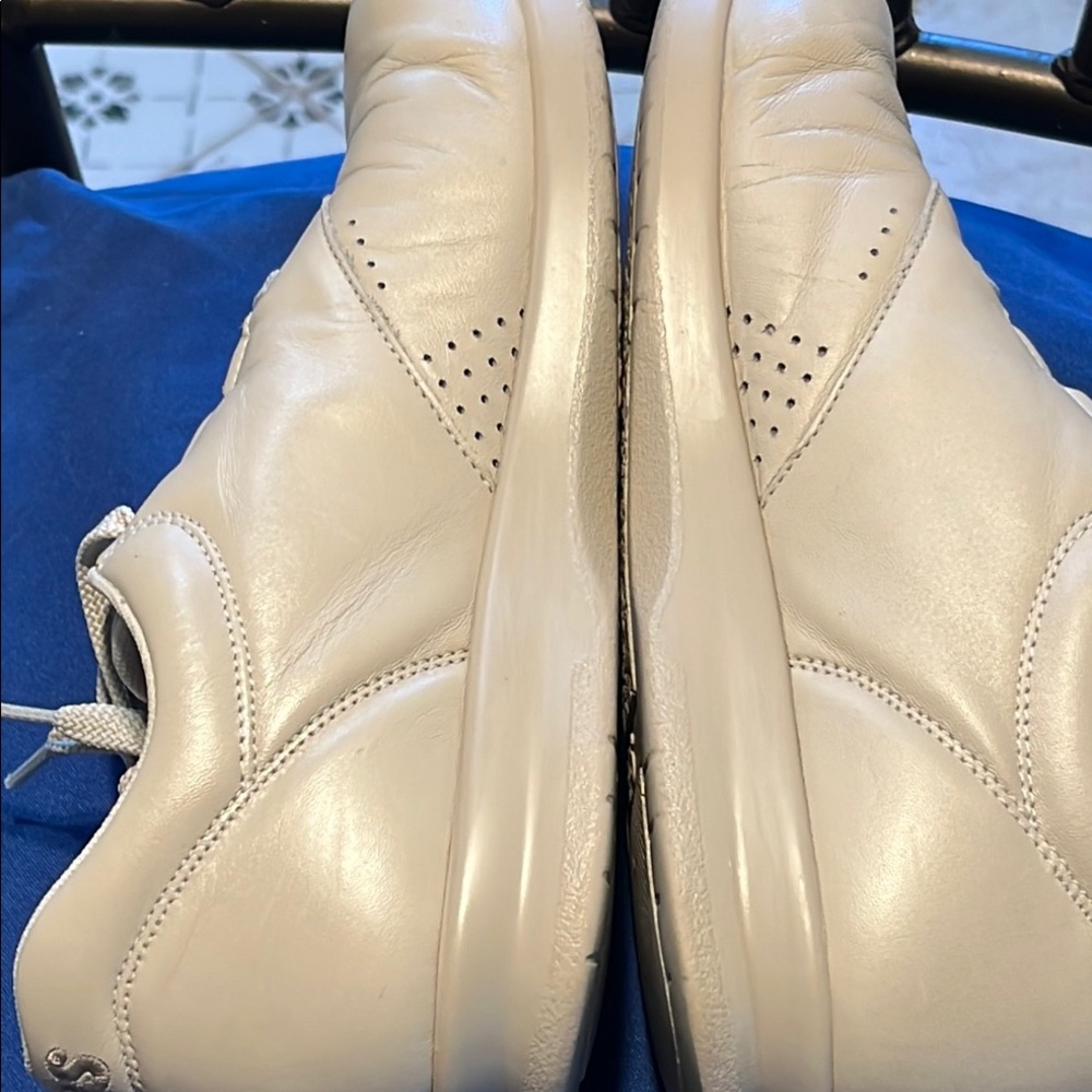 Men's Cream Leather Shoes